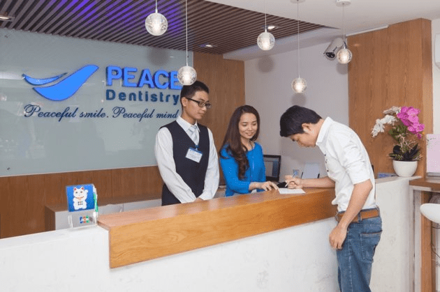 Peace Dentistry sở hữu đội ngũ Y Bác sĩ và lễ tân có nhiều năm kinh nghiệm trong nghề